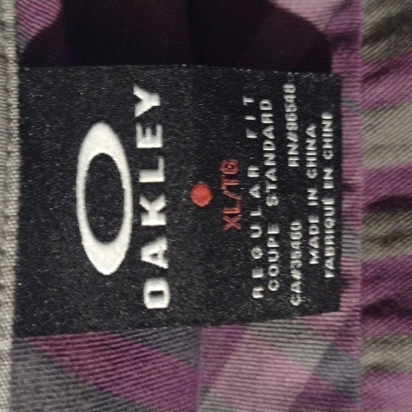 Oakley Button Up short sleeved Shirts men's XL purple with dark color stripes - Picture 6 of 7